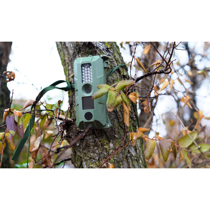 Bresser 5 Megapixel Game Camera (Time and Date Stamp) + 4GB memory Card